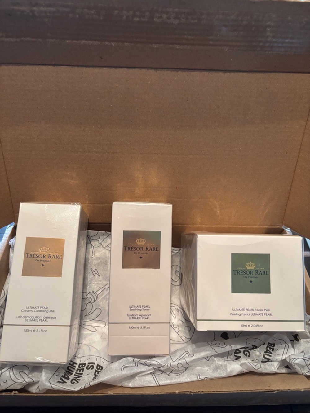 Trésor Rare Ultimate Pearl Facial Peel - Toner, Cleansing Milk White & Gold Box